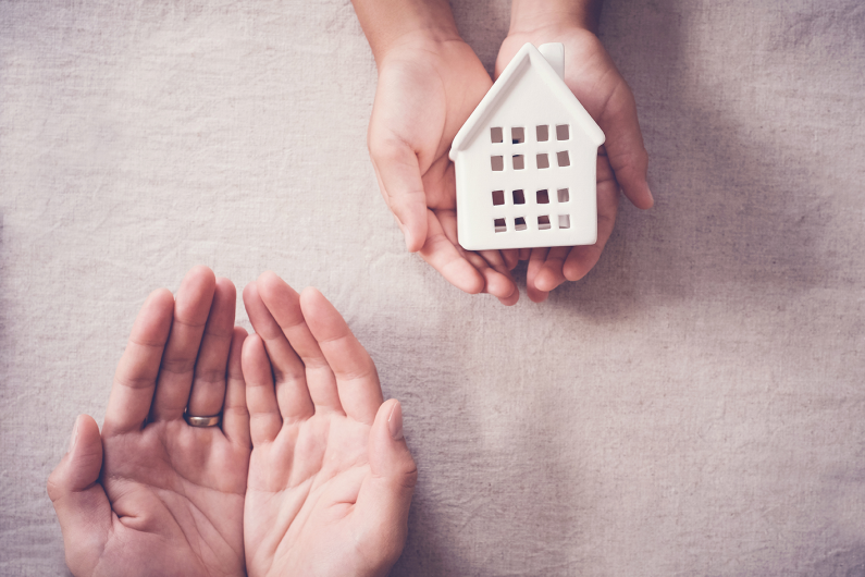 Beneficios fiscales del IRPF por donaciones de inmuebles a mayores de 65 a&ntilde;os